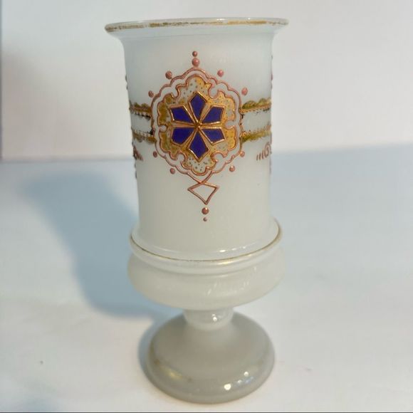 BRISTOL Other - VINTAGE BRISTOL WHITE VASE VICTORIAN ERA HAND PAINTED AND BLOWN GLASS EN…